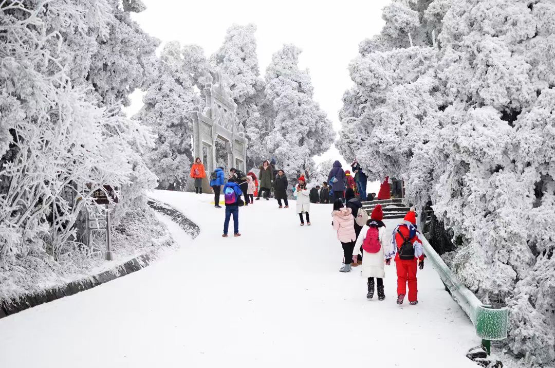 广东省周边玩雪之旅，冬日雪趣新体验